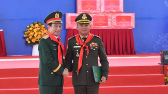 រដ្ឋមន្ត្រីការពារជាតិវៀតណាម និងកម្ពុជាចូលរួមពិធីសម្ពោធសាលាបឋមសិក្សា Ben Cau ខេត្ត Tay Ninh