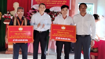 Ngày hội Đại đoàn kết toàn dân tộc tại Buôn Krũe, xã Vụ Bổn