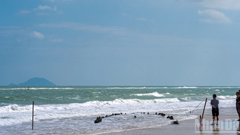 [Ảnh] Cát biển bồi sâu, tàu gỗ cổ An Bàng đứng trước nguy cơ bị vùi lấp trở lại