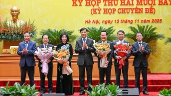 ទីក្រុងហាណូយជ្រើសរើសអនុប្រធានក្រុមប្រឹក្សាប្រជាជន និងគណៈកម្មាធិការប្រជាជន