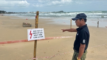 Sạt lở điểm đầu tuyến điện cáp ngầm ra Lý Sơn