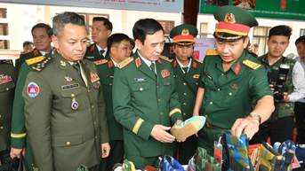 Sản phẩm của ngành hậu cần, kỹ thuật Quân đội Việt Nam thu hút sự chú ý tại Giao lưu hữu nghị Quốc phòng biên giới Việt Nam–Campuchia