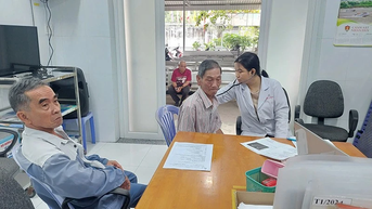 ទីក្រុង​ហូជីមិញ៖ ប្រជាជន​សប្បាយ​ចិត្ត​ដោយ​សារ​មន្ទីរ​ពេទ្យ​ពោរពេញ​ដោយ​ក្តី​ស្រឡាញ់