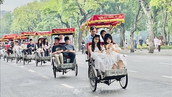 Du lịch Hà Nội thu hút hơn 28,22 triệu lượt khách trong 10 tháng đầu năm