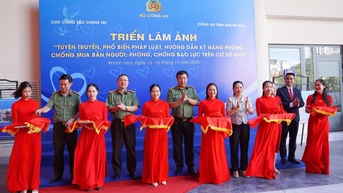 Triển lãm ảnh phòng, chống mua bán người và bạo lực trên cơ sở giới