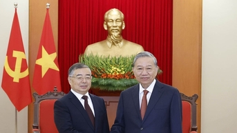 Tổng Bí thư: Việt Nam luôn coi trọng, ưu tiên hàng đầu phát triển quan hệ với Trung Quốc