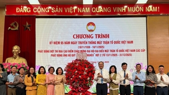 Dong Da ប្រកួតដើម្បីស្វាគមន៍សមាជរណសិរ្សមាតុភូមិ