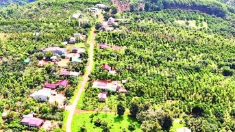 ប្រជាជន​នៅ​តំបន់​សេដ្ឋកិច្ច​ថ្មី​រង់​ចាំ​ការ​បែង​ចែក​ដីធ្លី​យ៉ាង​ធុញទ្រាន់។