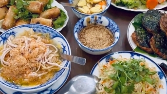 Tranh cãi mâm cỗ nghệ nhân ở Bát Tràng 6 người giá 2,7 triệu đồng đắt đỏ