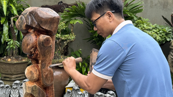 Người kể chuyện bằng gỗ