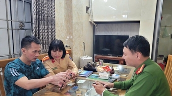 Công an TP Hà Nội: Gần dân, giúp dân cập nhật dữ liệu phương tiện