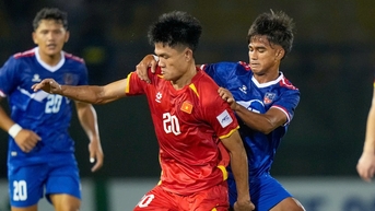 Tân binh đội tuyển Việt Nam tiết lộ lời dặn của thầy Kim, ca ngợi Xuân Son ở đẳng cấp khác