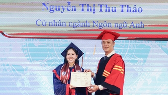 Trường Đại học Ngoại ngữ trao bằng tốt nghiệp cho 263 tân cử nhân và thạc sĩ