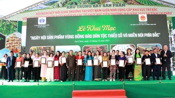 Khai mạc Ngày hội sản phẩm vùng đồng bào dân tộc thiểu số và miền núi phía Bắc tại tỉnh Lai Châu