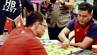 Vượt mặt nhiều kỳ thủ Trung Quốc, Lại Lý Huynh lên ngôi đầu bảng cờ tướng giải châu Á