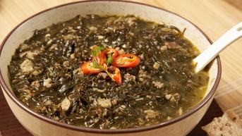 Đặc sản ‘đắng lòng’ ở Thanh Hóa: Khách nhăn mặt lúc thử, mê ngay sau vài thìa