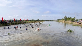 Phường Mỹ Thới tổ chức trò chơi dân gian chào mừng Ngày hội Đại Đoàn kết toàn dân tộc