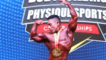 Lực sĩ Phạm Văn Mách lần thứ 7 vô địch thế giới