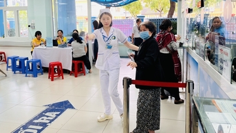 TP.HCM: Học sinh và người trên 65 tuổi được hỗ trợ 100% mức đóng bảo hiểm y tế