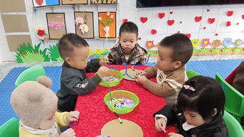 ខេត្ត Quang Ninh ចំណាយ​ប្រាក់​ជាង ១៧០០ ពាន់​លាន​ដុង ដើម្បី​ទិញ​ទឹកដោះគោ​ឲ្យ​សិស្ស