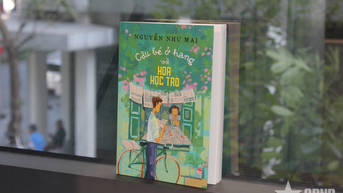 Ra mắt hồi ký “Cậu bé ở hang và Hoa Học Trò”