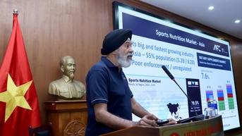 Chủ tịch Hội đồng y học AFC giảng khóa học y học thể thao và dinh dưỡng