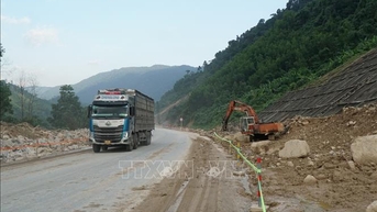 Khẩn trương xử lý 21 điểm sạt lở trên tuyến cao tốc La Sơn – Hòa Liên