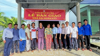 Xã U Minh bàn giao 4 căn nhà “Đại đoàn kết” và “Nhà tình thương”