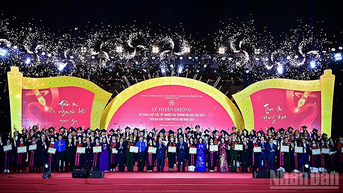 Tuyên dương 95 thủ khoa xuất sắc tốt nghiệp đại học, học viện năm 2025 tại Hà Nội