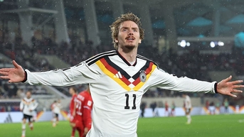 អាឡឺម៉ង់បានឈ្នះដោយការលំបាកដោយសារ 'សំណាង' Nick Woltemade