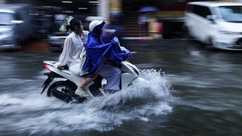 Thời tiết ngày 15/11: Không khí lạnh tăng cường gây mưa lớn diện rộng, Bắc Bộ chuyển rét