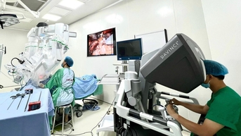 Nhờ robot, bác sĩ tại Hà Nội có thể phẫu thuật bệnh nhân ở TP.HCM