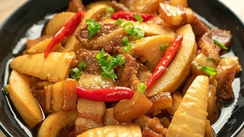 Đây mới là cách nấu thịt kho với măng đậm đà cực ngon, hao cơm