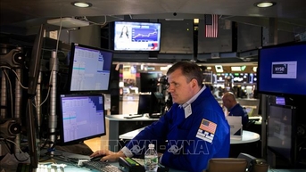 Phố Wall xáo động giữa những nỗi lo về cổ phiếu công nghệ và Fed