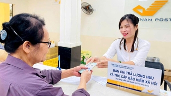 Hết năm 2025, trên 94% người hưởng lương hưu và trợ cấp BHXH sẽ nhận tiền qua tài khoản ngân hàng