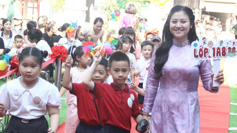 Thủ tướng Phạm Minh Chính gặp mặt các nhà giáo tiêu biểu