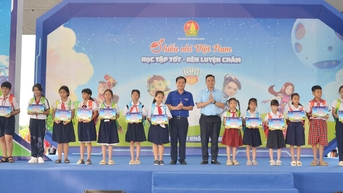 An Giang tổ chức gặp mặt giáo viên làm Tổng phụ trách Đội