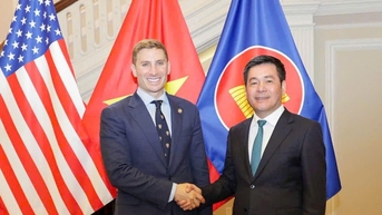 រដ្ឋមន្ត្រី Nguyen Hong Dien ធ្វើការជាមួយអនុរដ្ឋមន្ត្រីការបរទេសអាមេរិក