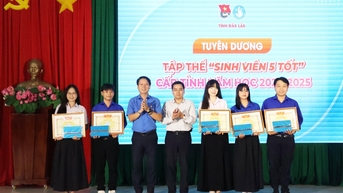 Tuyên dương học sinh sinh viên xuất sắc năm học 2024 - 2025