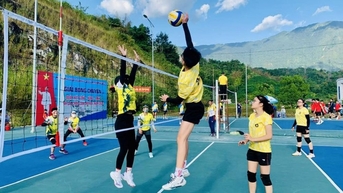 156 VĐV tham gia Giải Bóng chuyền truyền thống Công - Nông - Binh tỉnh Lai Châu 2025