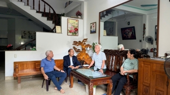 អំណោយដ៏មានអត្ថន័យ ដើម្បីលើកទឹកចិត្តមនុស្សចាស់