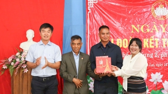 Người dân Tổ dân phố Tà Nung 2 vui Ngày hội đại đoàn kết toàn dân tộc