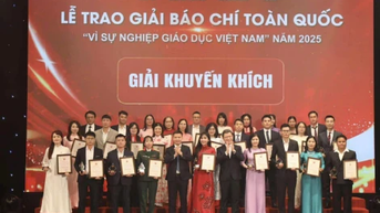 ជាលើកដំបូង កាសែត វិទ្យុ និងទូរទស្សន៍ Tay Ninh បានឈ្នះពានរង្វាន់សារព័ត៌មានជាតិក្នុងវិស័យអប់រំ។