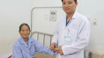 Cứu sống cánh tay của cụ bà 93 tuổi bị tắc động mạch cấp