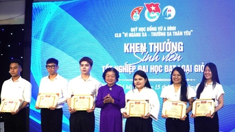 Học bổng đồng hành, hỗ trợ sinh viên suốt chặng đường học đại học