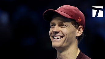 Jannik Sinner hẹn Carlos Alcaraz ở chung kết ATP Finals 2025