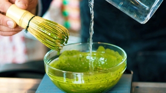 Loại thức uống thịnh hành ít ai biết có thể gây rụng tóc