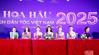 Top 5 Hoa hậu Du lịch Dân tộc Việt Nam họp báo sau đêm chung kết