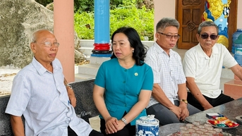 Thăm, hỗ trợ các đoàn viên Nghiệp đoàn nghề cá phường Xuân Đài bị ảnh hưởng bão số 13