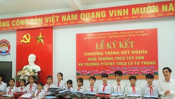 Trường THCS Tây Sơn tiếp sức học sinh vùng cao Trà Tân